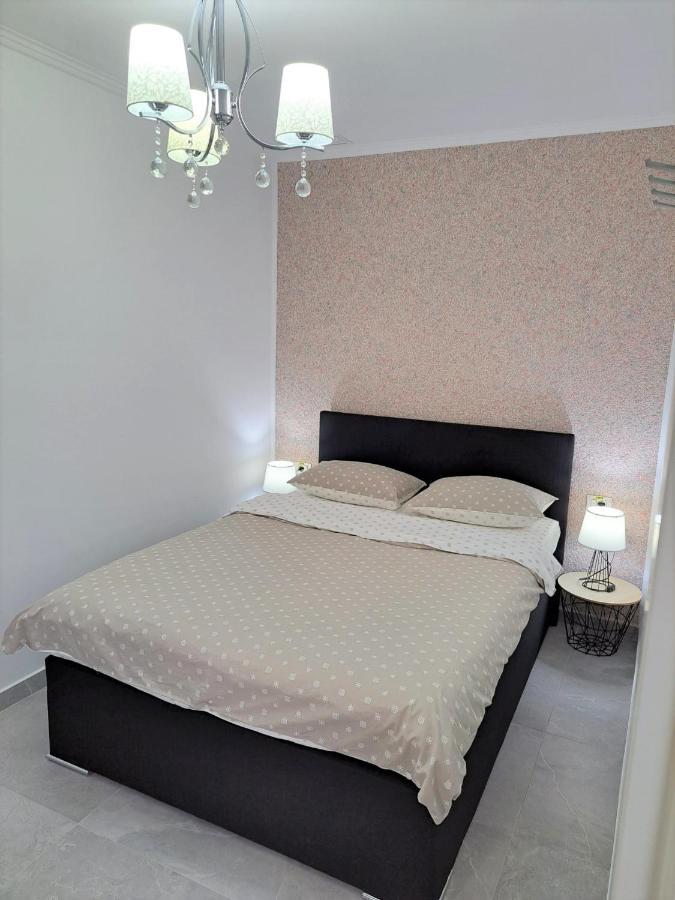 Kevin&Jessica Rooms Giarmata Buitenkant foto